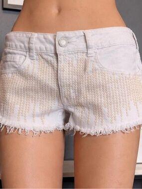 American Eagle LOW-RISE white sequin shorts